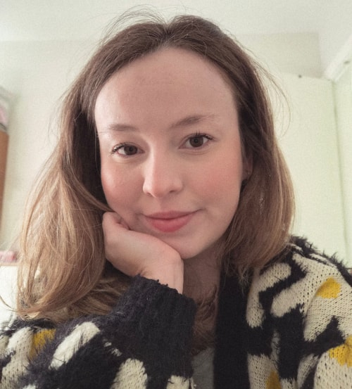 Psicólogo(a) Emily Santrovitsch atendendo online em Curitiba/PR