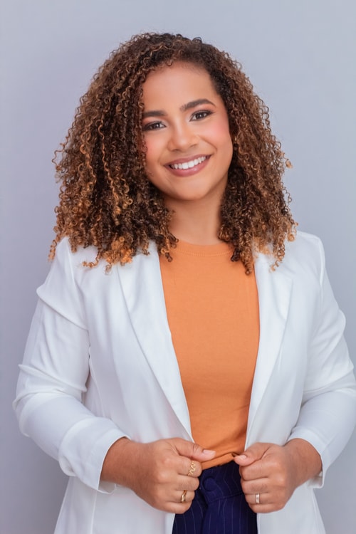 Psicólogo(a) Carine de Jesus Ferreira  atendendo online