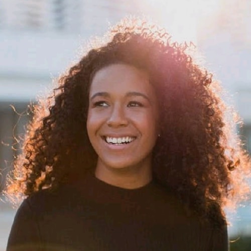 Psicólogo(a) Rhayene Andressa Ferreira dos Santos Tavares  atendendo online em Duque de Caxias/RJ