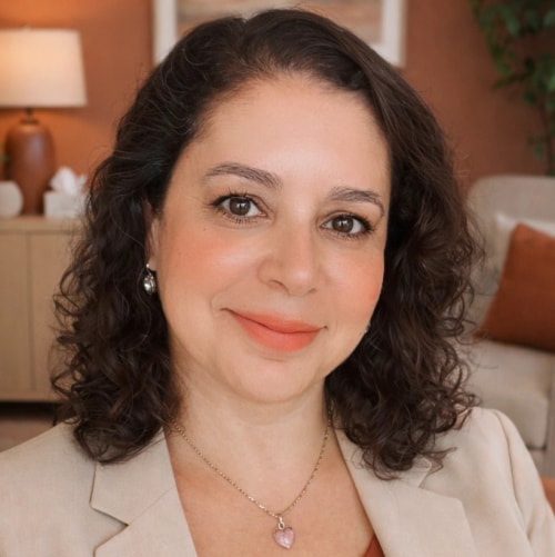 Psicólogo(a) Viviane Machado Oliveira atendendo online em Curitiba/PR