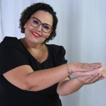 Foto 2 de Andréa Alcântara Bertochi