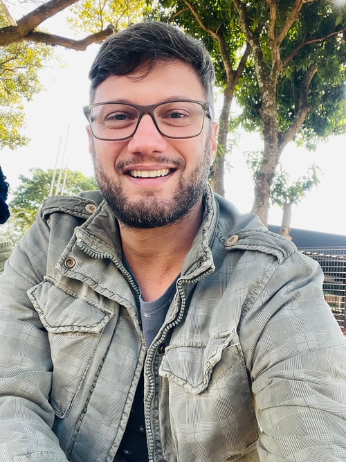 Psicólogo(a) Eduardo Polli Limoni atendendo online em Dois Córregos/SP