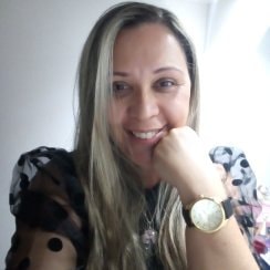 Psicólogo(a) Claudia Aparecida de Souza Nunes atendendo online em São José dos Campos/SP