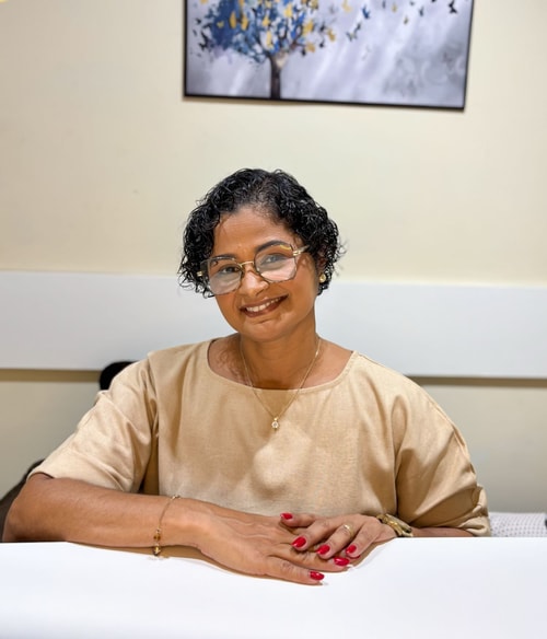 Psicólogo(a) Daniele de Oliveira Couto Costa atendendo online em Nova Iguaçu/RJ