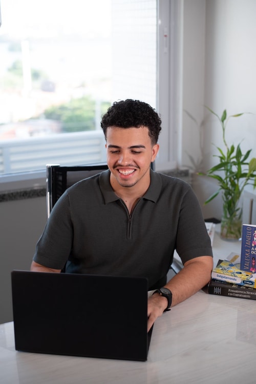 Psicólogo(a) Christian Moraes Passos atendendo online em São Luís/MA