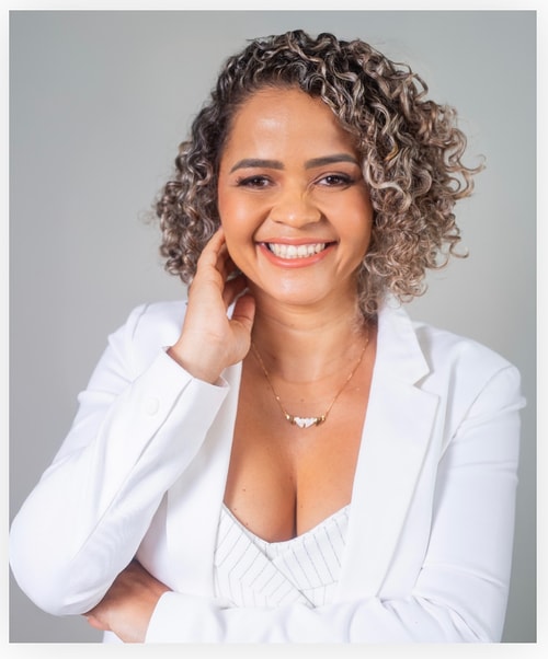 Psicólogo(a) Simone Maciel Coelho atendendo online em Salvador/BA