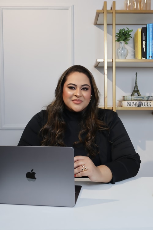 Psicólogo(a) Ghylsyenne Cruz Oliveira atendendo online em Goiânia/GO