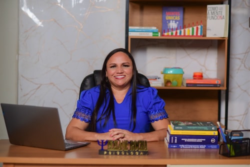 Psicólogo(a) Elziane Rocha atendendo online em Açailândia/MA