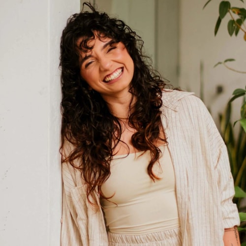 Psicólogo(a) Ilana Silva de Sousa atendendo online em Rio das Ostras/RJ