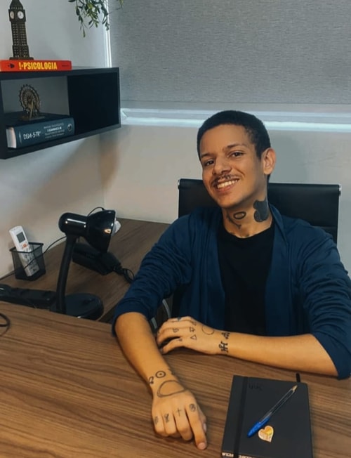 Psicólogo(a) Kairo de Oliveira atendendo online em Franca/SP