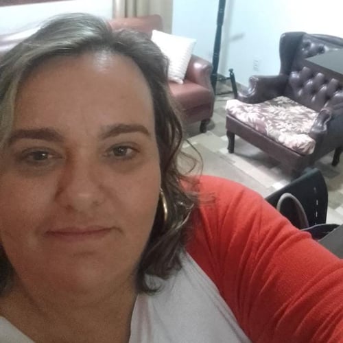 Sheila Regina de Campos Teixeira