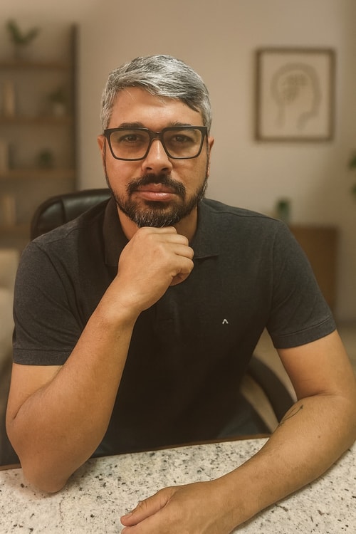 Psicólogo(a) João Sinval Patrício da Silva atendendo online em Belo Horizonte/MG