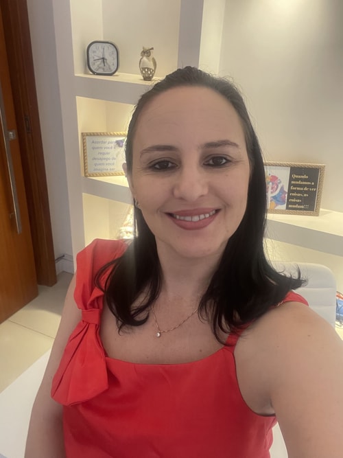 Psicólogo(a) Ana Paula Ramos de Oliveira atendendo online em Curitiba/PR
