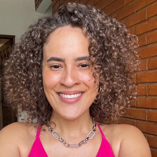 Psicólogo(a) Júlia Cibele Gomes Santos atendendo online em Vitória/ES