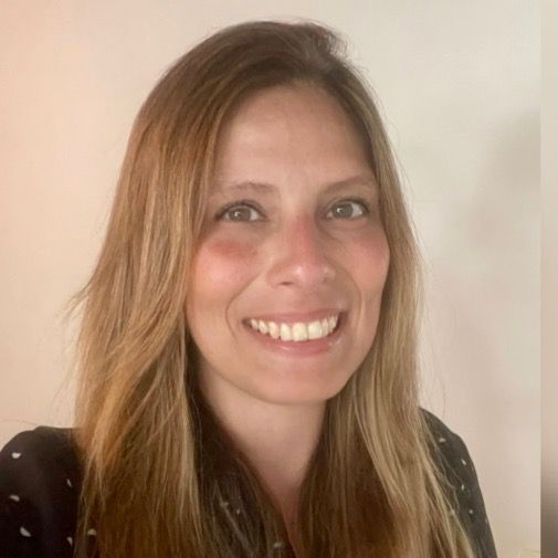 Psicólogo(a) Monique Dantas Matos Vidal atendendo online em Rio de Janeiro/RJ