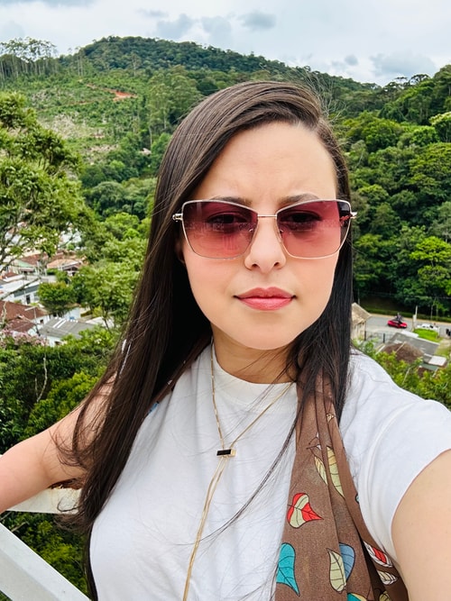 Psicólogo(a) Aline Paixão Dallaqua atendendo online em Arujá/SP