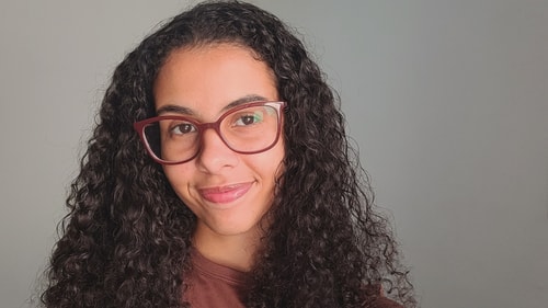 Psicólogo(a) Vitória Melo Da Silva atendendo online