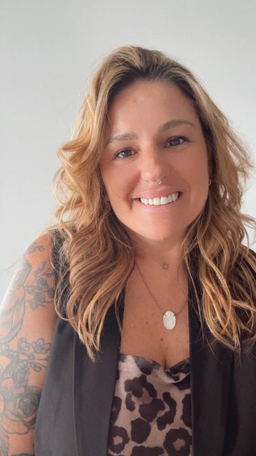 Psicólogo(a) Danielle Zatt Elgues atendendo online em Porto Alegre/RS