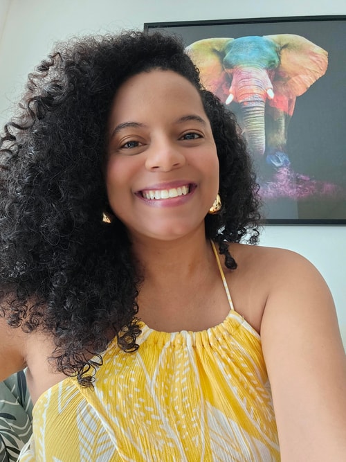 Psicólogo(a) Aline Pádua atendendo online