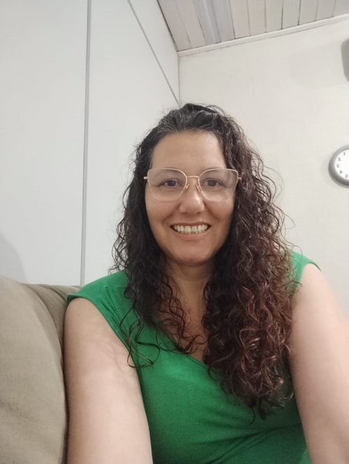 Psicólogo(a) Adriane Hipolito Muguerça atendendo online em Porto Alegre/RS