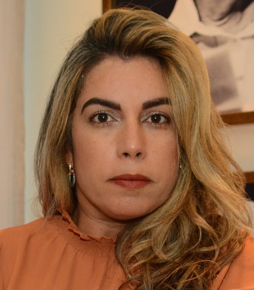 Psicólogo(a) Carolina Oliveira Bahia Browne Ribeiro atendendo online em Salvador/BA