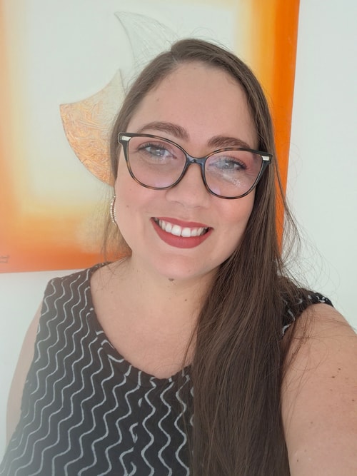 Psicólogo(a) Monique Vasconcelos Almeida atendendo online em Itabuna/BA