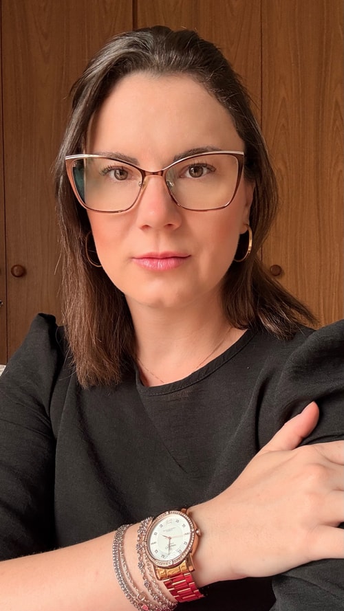 Psicólogo(a) Priscila Furlan atendendo online