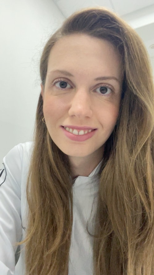 Psicólogo(a) Gabriela Silva Junqueira atendendo online