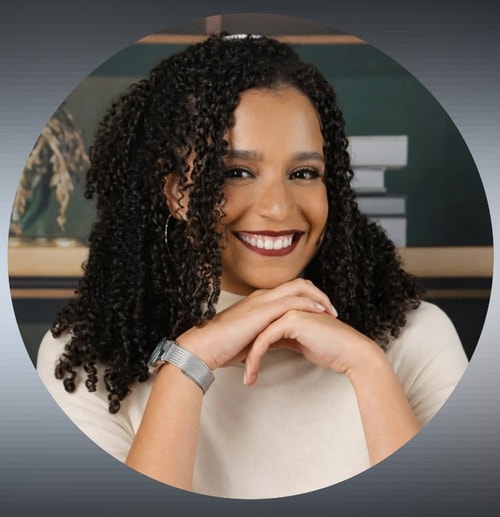 Psicólogo(a) Julia Santos de Santana Pereira atendendo online