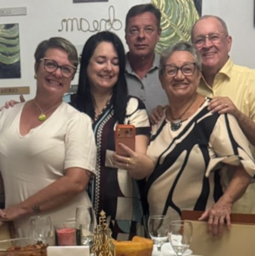 Foto 1 de Roberta Martins