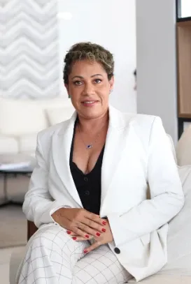 Foto 1 de Alessandra Sabino