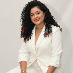 Psicólogo(a) Luiza Carolina Silva Furlan atendendo online